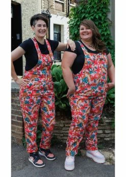 Run & Fly Tigery Lily 70's Dungarees Tuinbroek Pink -Banned Retro Shop run and fly JM2121 tigery lily dungarees pink 1 1024x1024